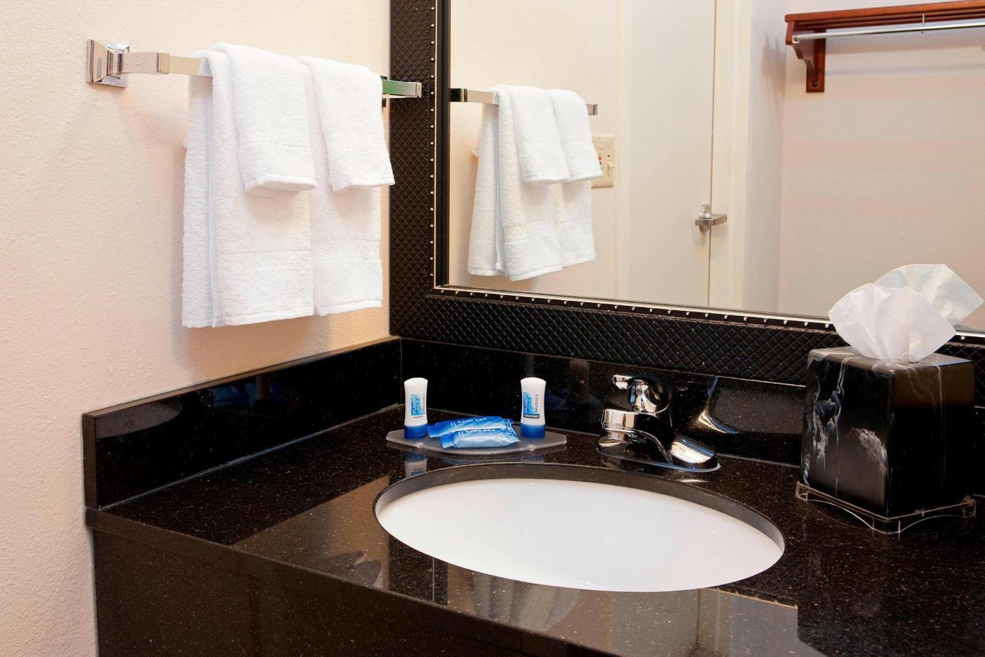 Fairfield Inn & Suites By Marriott Bloomington Dış mekan fotoğraf